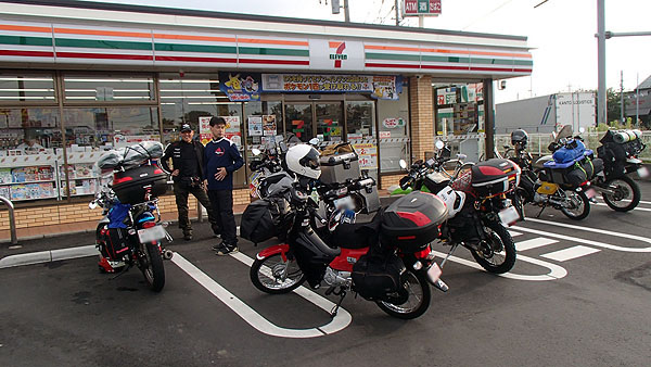 セブンイレブン越谷平方山谷店